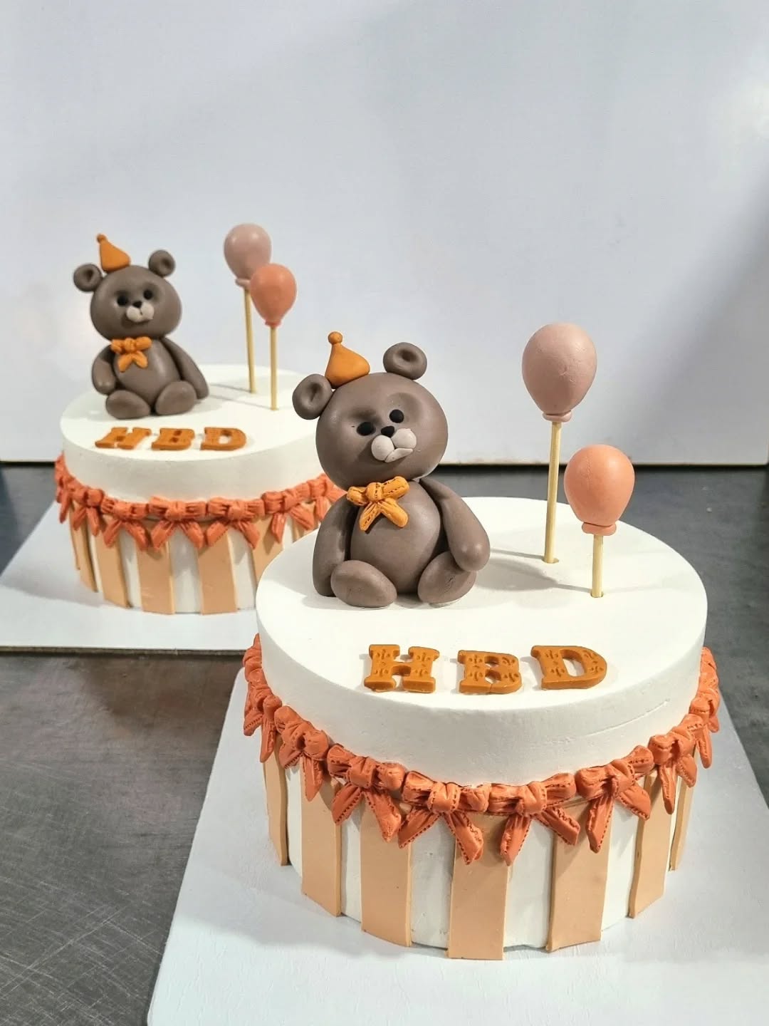 Teddy bear autumn cake